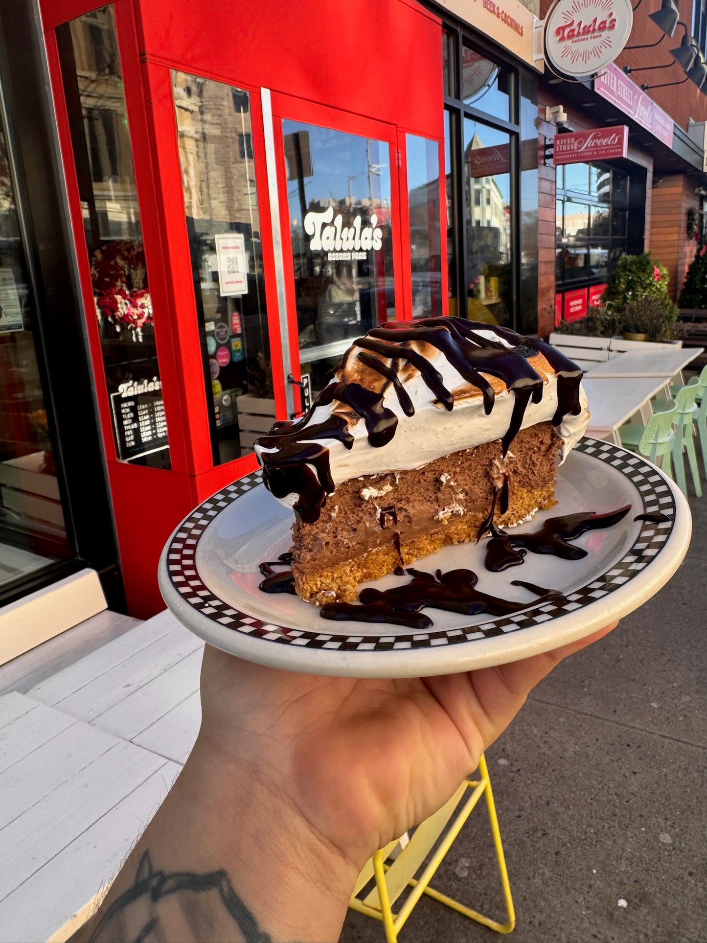 Hot Chocolate Cheesecake 9" (PRE-ORDER)